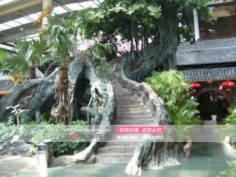 仿真樹作為城市環境美化的一部分被應用在各大廣場和商業等公用場所