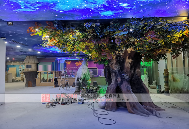 蕪湖方特旅游區不同主題搭配不同仿真樹呈現不一樣的效果