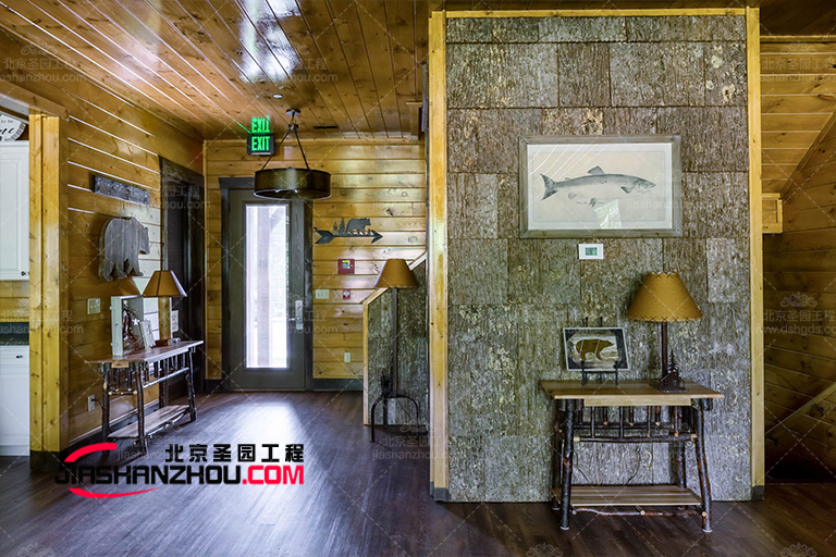 仿真樹(shù)皮墻面裝飾為酒店空間帶來(lái) 一絲不拘一格的感覺(jué)