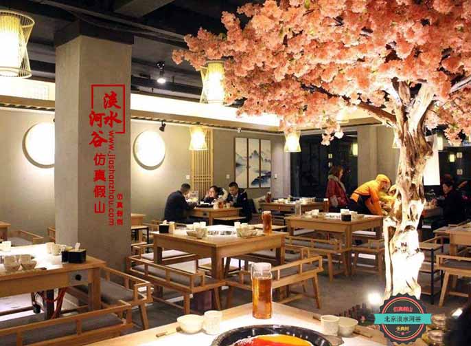 仿真樹裝飾對(duì)于改善社區(qū)環(huán)境的積極作用